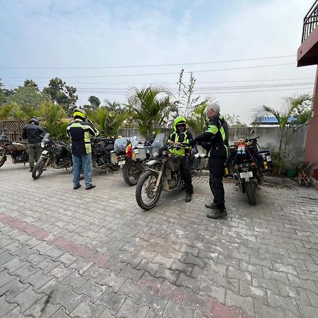 Ama Garden Sauraha Hotell Eksteriør bilde