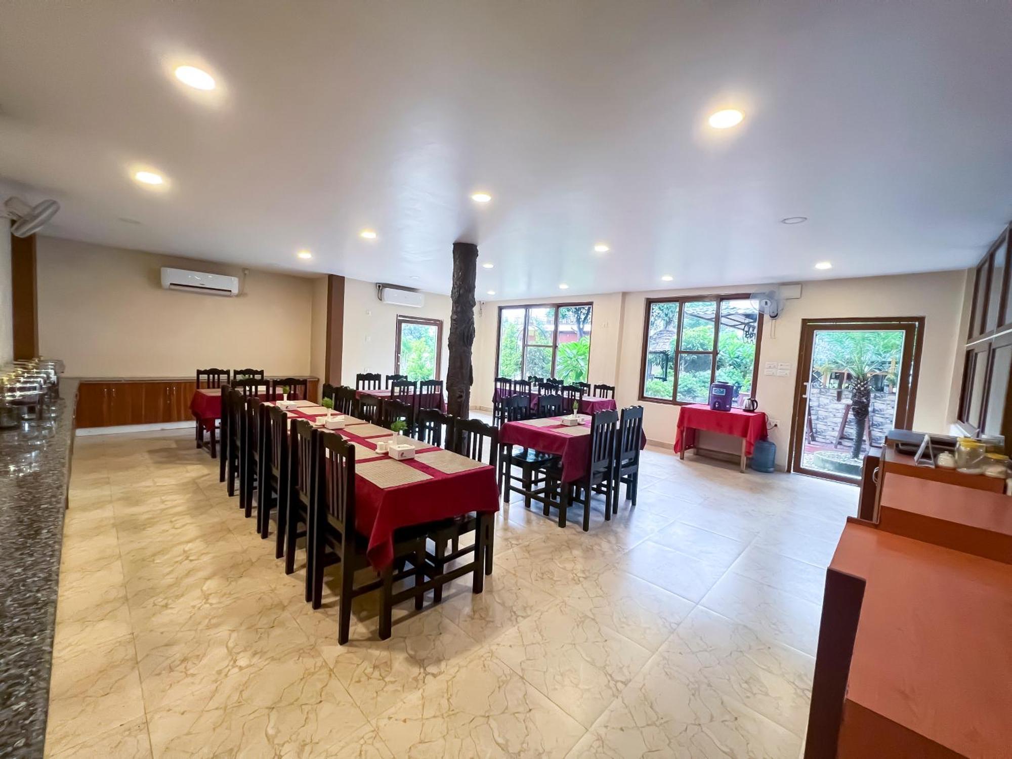 Ama Garden Sauraha Hotell Eksteriør bilde