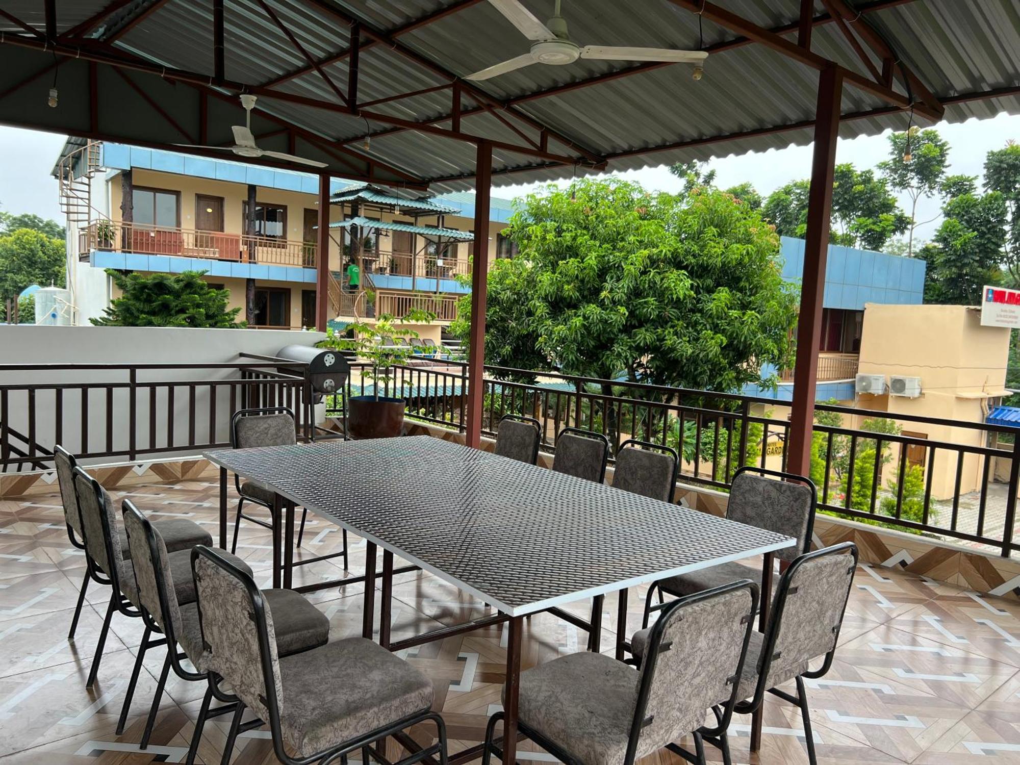 Ama Garden Sauraha Hotell Eksteriør bilde