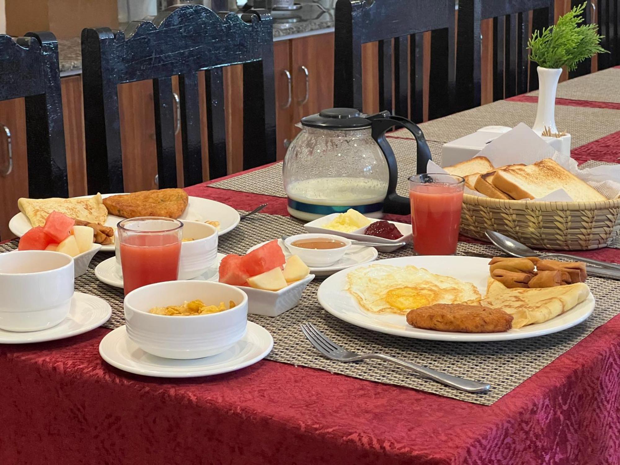 Ama Garden Sauraha Hotell Eksteriør bilde