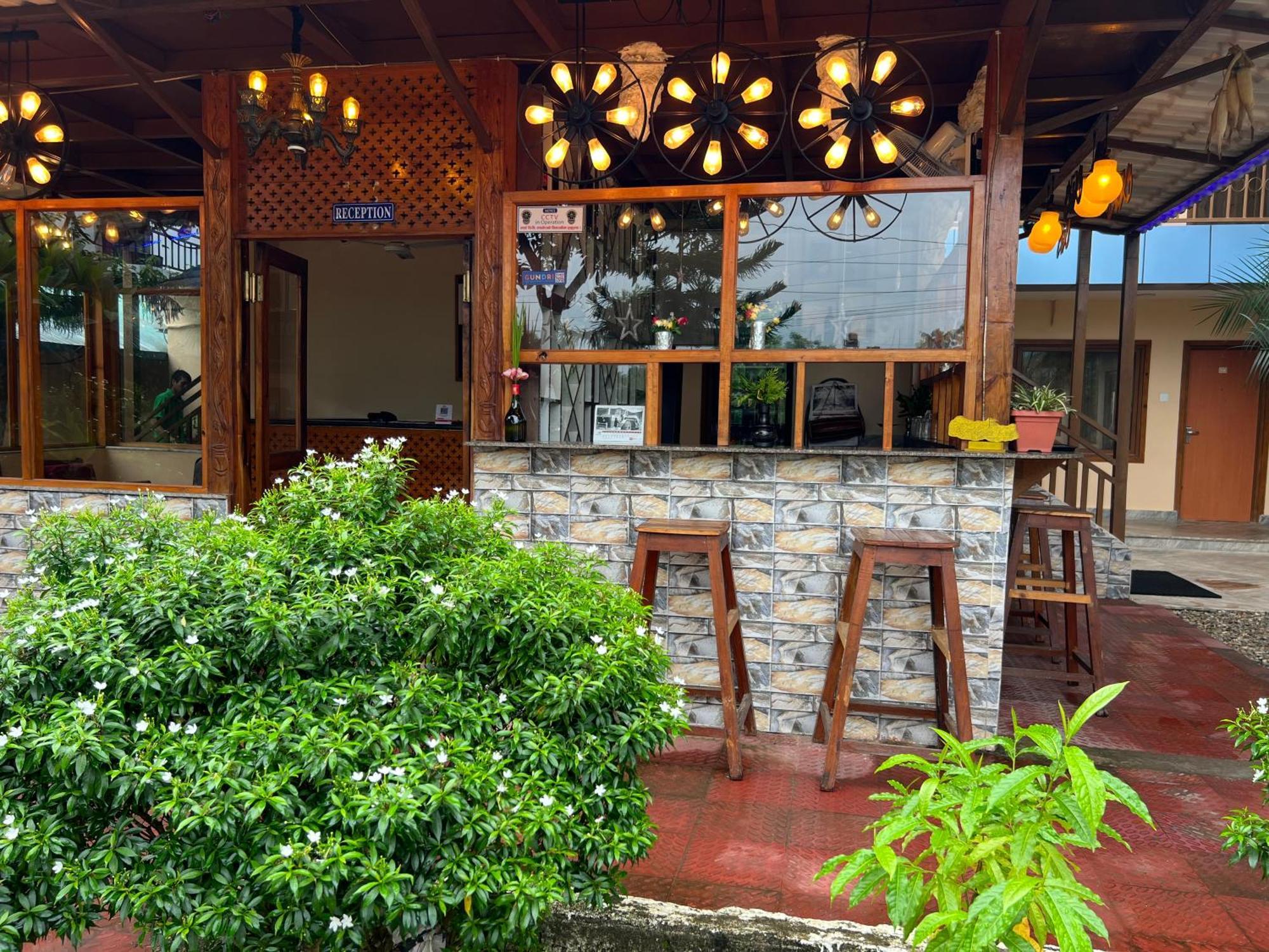 Ama Garden Sauraha Hotell Eksteriør bilde